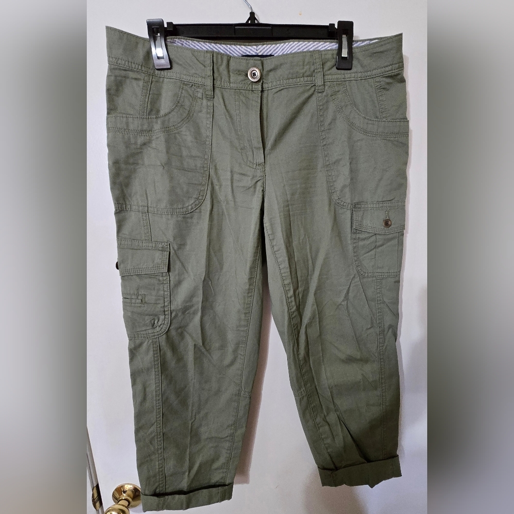 Tommy Hilfiger Sage Green Capri Cargo Pants